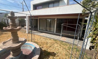 Casa Mediterránea en Terreno de 480 m², Condominio El Arado, Tiltil.