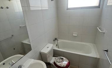 Casa Mediterránea en Terreno de 480 m², Condominio El Arado, Tiltil.