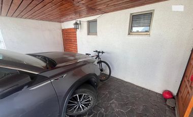 Casa Mediterránea en Terreno de 480 m², Condominio El Arado, Tiltil.