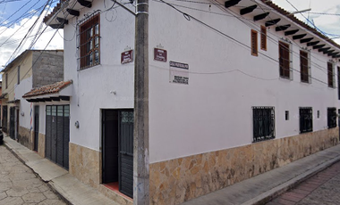 PRECIOSA CASA DE DOS NIVELES