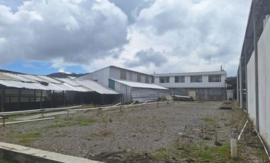 VENTA TERRENO INDUSTRIAL 4300M2 SUR DE QUITO, ALTO IMPACTO