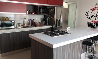 Casa en Venta en Fracc. Alto Lago Residencial de 4 habitaciones