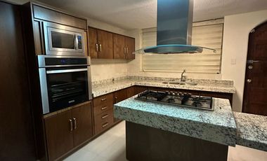 Casa en Venta en Terrazas, Col. Tequis, a unos pasos del colegio de contadores.