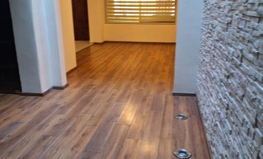 Casa en Venta en Terrazas, Col. Tequis, a unos pasos del colegio de contadores.