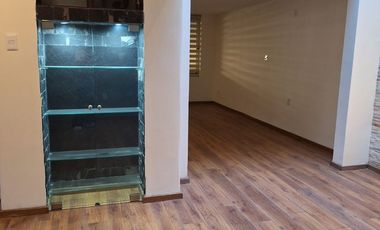 Casa en Venta en Terrazas, Col. Tequis, a unos pasos del colegio de contadores.