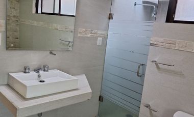 Casa en Venta en Terrazas, Col. Tequis, a unos pasos del colegio de contadores.