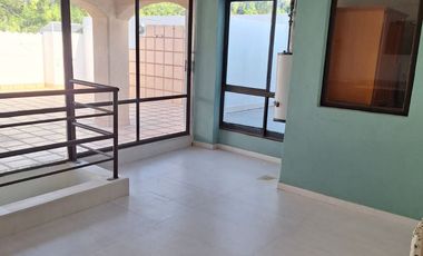 Casa en Venta en Terrazas, Col. Tequis, a unos pasos del colegio de contadores.