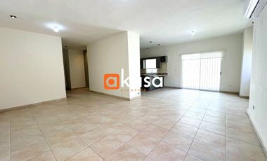 Casa en Renta en Fraccionamiento Privada Acueducto, Santa Catarina, UDEM.