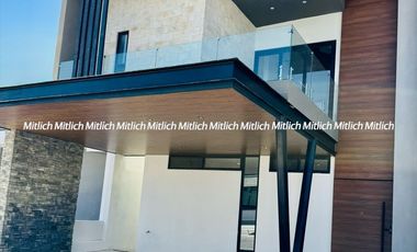 CASA EN VENTA  FRACC. ALTOZANO $5,520,000.