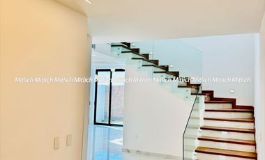 CASA EN VENTA  FRACC. ALTOZANO $5,520,000.
