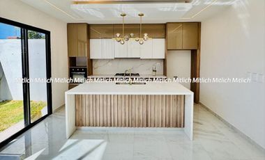 CASA EN VENTA  FRACC. ALTOZANO $5,520,000.
