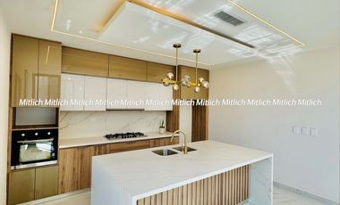 CASA EN VENTA  FRACC. ALTOZANO $5,520,000.