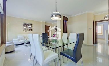 Apartamento Amoblado de 3 Habitaciones en Planta Baja en Urb. La Riviera con Patio y Muebles Exclusivos