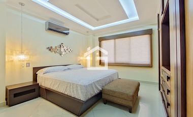 Apartamento Amoblado de 3 Habitaciones en Planta Baja en Urb. La Riviera con Patio y Muebles Exclusivos