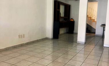 VENDO CASA EN PUERTO VALLARTA, COL. VALLE DORADO, NAYARIT