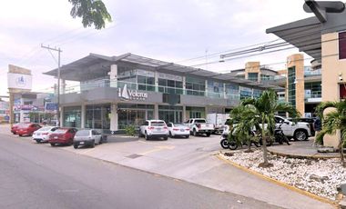 Local en Renta en Plaza Veleros climatizado y con mezzanine, Alvarado Ver