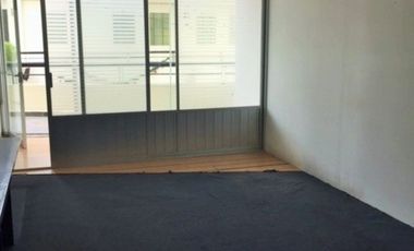 LOCAL COMERCIAL U OFICINA EN RENTA , 30 M2, EN CENTRO COMERCIAL SOBRE AVDA. TOLUCA