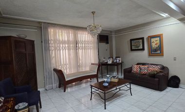 ¡Vendo Casa en Urdesa Central Sector Colegio Santo Domingo de Guzmán!