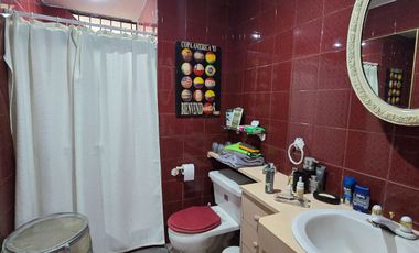 ¡Vendo Casa en Urdesa Central Sector Colegio Santo Domingo de Guzmán!