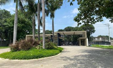 Plantation Hills Lot For Sale in Angeles Pampanga