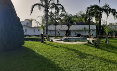 QUINTA EN VENTA EN CADEREYTA JIMENEZ NUEVO LEON, ZONA FRACC PRIVADO REAL DE PALMAS, TERR 2300 m2, A 10 MINUTOS DE AV ELOY CAVAZOS Y C JUAREZ SAN MATEO