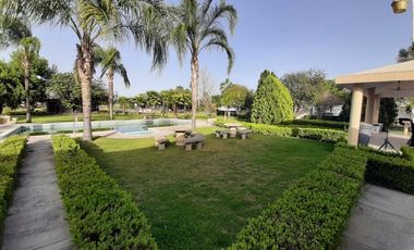 QUINTA EN VENTA EN CADEREYTA JIMENEZ NUEVO LEON, ZONA FRACC PRIVADO REAL DE PALMAS, TERR 2300 m2, A 10 MINUTOS DE AV ELOY CAVAZOS Y C JUAREZ SAN MATEO