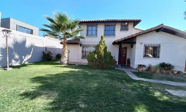 Se vende casa , 200 M2 , en condominio Laguna del Sol, Padre Hurtado
