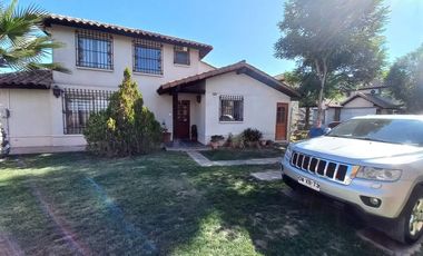 Se vende casa , 200 M2 , en condominio Laguna del Sol, Padre Hurtado