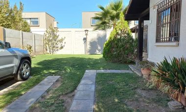 Se vende casa , 200 M2 , en condominio Laguna del Sol, Padre Hurtado