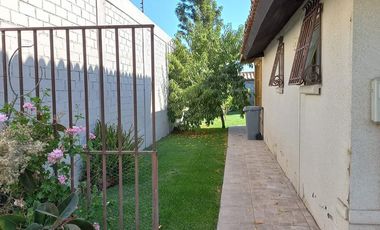 Se vende casa , 200 M2 , en condominio Laguna del Sol, Padre Hurtado