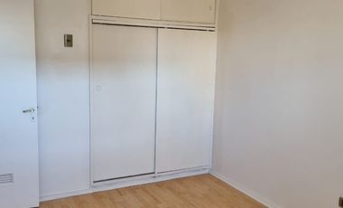 SE VENDE DEPARTAMENTO FRENTE PLAZA PINTO