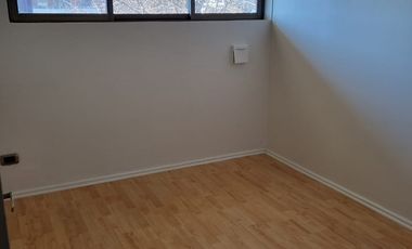 SE VENDE DEPARTAMENTO FRENTE PLAZA PINTO