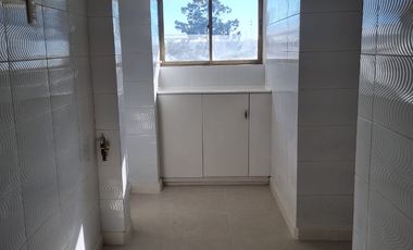 SE VENDE DEPARTAMENTO FRENTE PLAZA PINTO