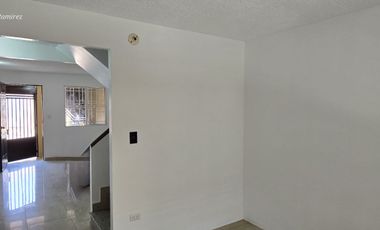 Vendo Casa de 4 Dormitorios c/u con Baño en Villa del Rey - Rey Carlos