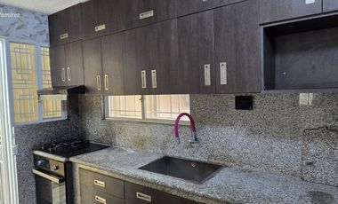 Vendo Casa de 4 Dormitorios c/u con Baño en Villa del Rey - Rey Carlos