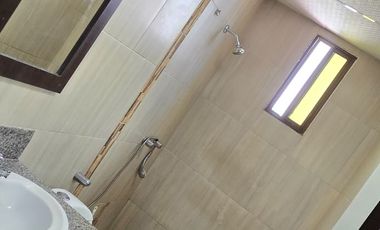 Vendo Casa de 4 Dormitorios c/u con Baño en Villa del Rey - Rey Carlos