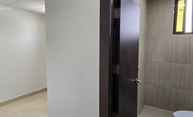 Vendo Casa de 4 Dormitorios c/u con Baño en Villa del Rey - Rey Carlos