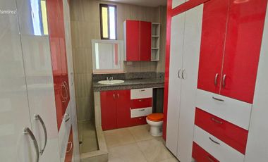 Vendo Casa de 4 Dormitorios c/u con Baño en Villa del Rey - Rey Carlos