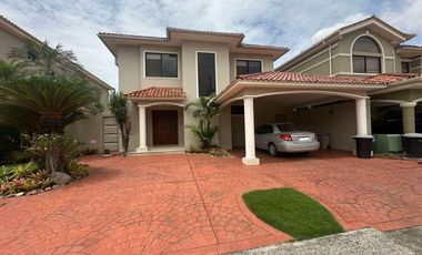 VENTA CASA ESTANCIAS DEL RIO SAMBORONDON