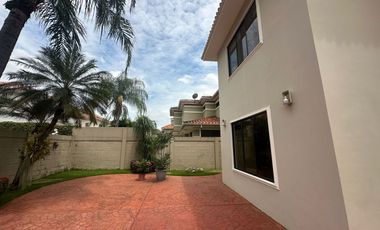 VENTA CASA ESTANCIAS DEL RIO SAMBORONDON