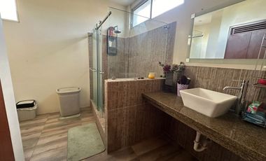 VENTA CASA ESTANCIAS DEL RIO SAMBORONDON