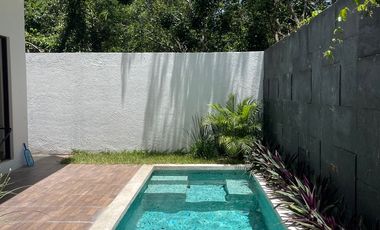 SE VENDE HERMOSA CASA CON ALBERCA EN PLAYA DEL CARMEN A 5 MINUTOS DE LA PLAYA DE ENTREGA INMEDIATA