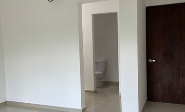 SE VENDE HERMOSA CASA CON ALBERCA EN PLAYA DEL CARMEN A 5 MINUTOS DE LA PLAYA DE ENTREGA INMEDIATA