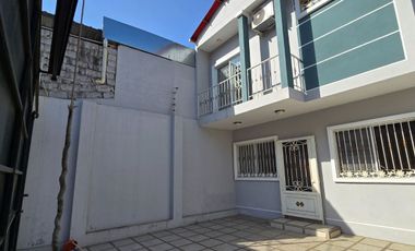 Vendo Moderna Casa en Ciudadela Guayacanes 2 Plantas en Sector Cerrado