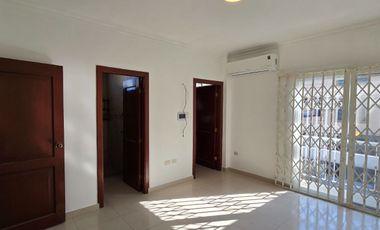 Vendo Moderna Casa en Ciudadela Guayacanes 2 Plantas en Sector Cerrado