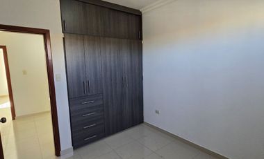 Vendo Moderna Casa en Ciudadela Guayacanes 2 Plantas en Sector Cerrado