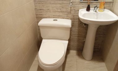 Departamento amoblado de alquiler en Los Ceibos, 3 dormitorios, ascensor.