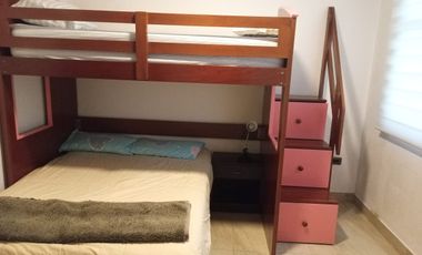 Departamento amoblado de alquiler en Los Ceibos, 3 dormitorios, ascensor.