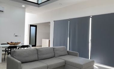 EN VENTA EXCLUSIVA RESIDENCIA CON ALBERCA PRIVADA EN PLAYA DEL CARMEN A 7 MINUTOS DE LA HERMOSA PLAYA XPU-HA