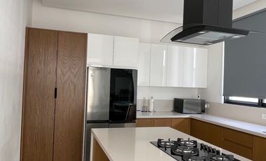 EN VENTA EXCLUSIVA RESIDENCIA CON ALBERCA PRIVADA EN PLAYA DEL CARMEN A 7 MINUTOS DE LA HERMOSA PLAYA XPU-HA